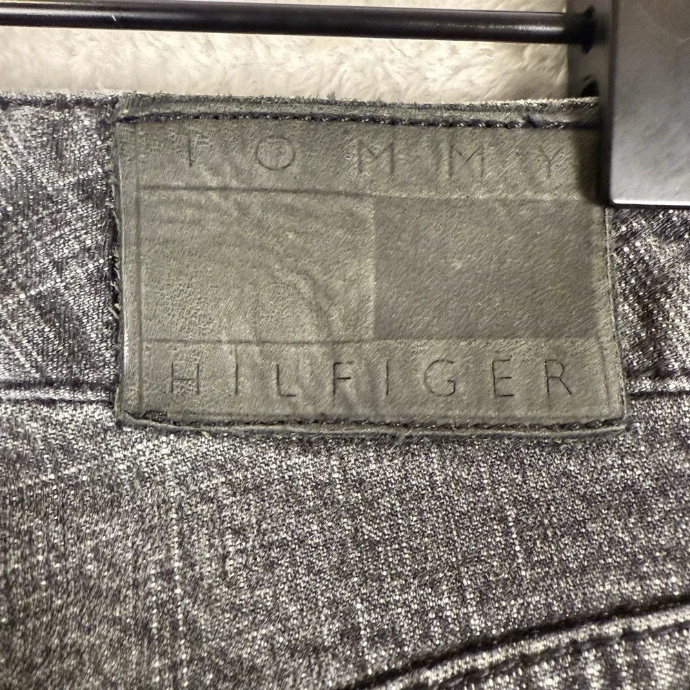Tommy Hilfiger this product